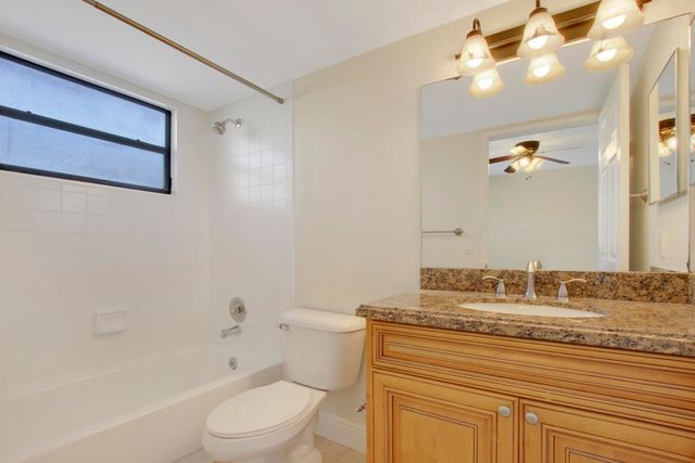 1524 Lake Crystal Drive H, West Palm Beach, FL 33411