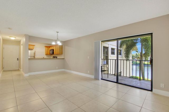 1524 Lake Crystal Drive H, West Palm Beach, FL 33411