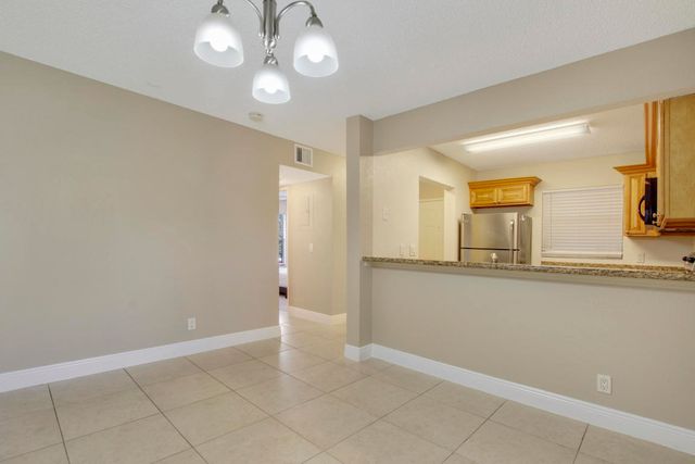 1524 Lake Crystal Drive H, West Palm Beach, FL 33411