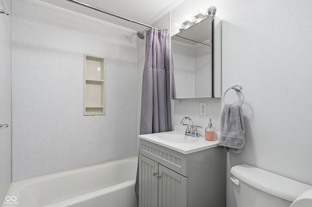 2015 Alton Street, Beech Grove, IN 46107