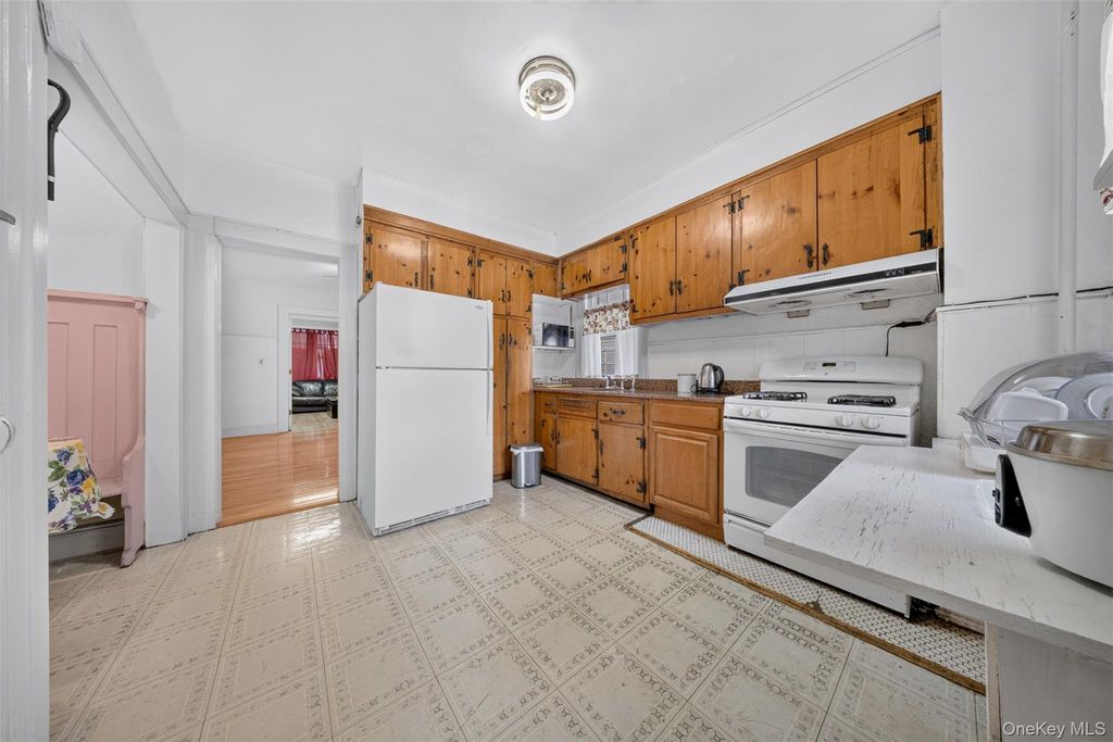 4084 Denman Street, Elmhurst, NY 11373 — photo 4