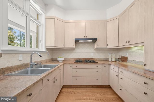 9744 THE CORRAL DR, Potomac, MD 20854