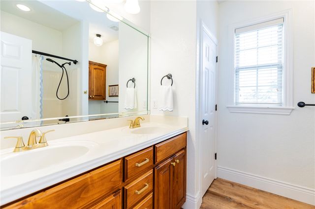 5087 S Strathmore Station Drive, Rogers, AR 72758
