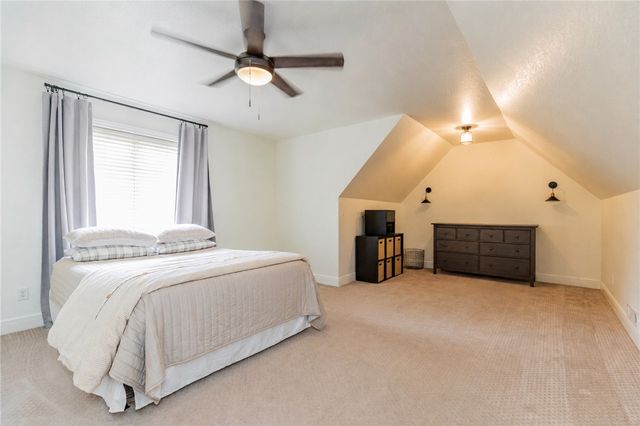 5087 S Strathmore Station Drive, Rogers, AR 72758