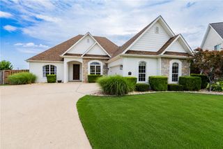 5087 S Strathmore Station Drive, Rogers, AR 72758
