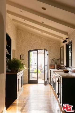 2666 Aberdeen Avenue, Los Angeles, CA 90027