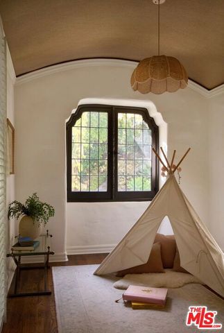 2666 Aberdeen Avenue, Los Angeles, CA 90027