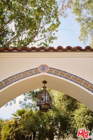 2666 Aberdeen Avenue, Los Angeles, CA 90027