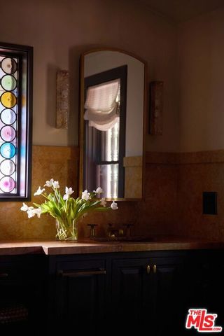 2666 Aberdeen Avenue, Los Angeles, CA 90027