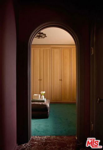 2666 Aberdeen Avenue, Los Angeles, CA 90027