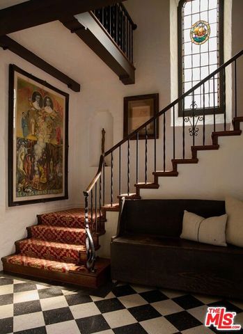 2666 Aberdeen Avenue, Los Angeles, CA 90027