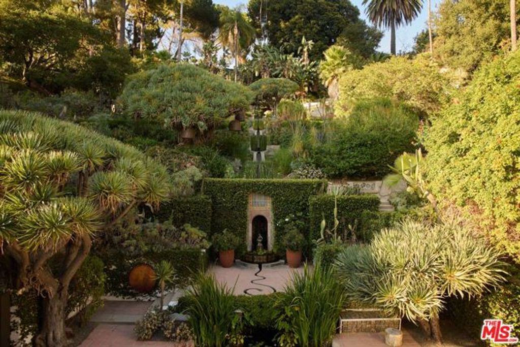 2666 Aberdeen Avenue, Los Angeles, CA 90027