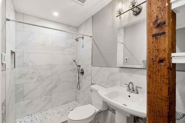 11 S Stone Mill Dr 712, Dedham, MA 02026