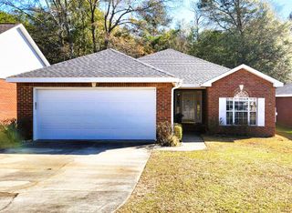 205 Spyglass Dr, Dothan, AL 36305
