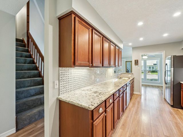 64 Hideaway Drive, Friendswood, TX 77546