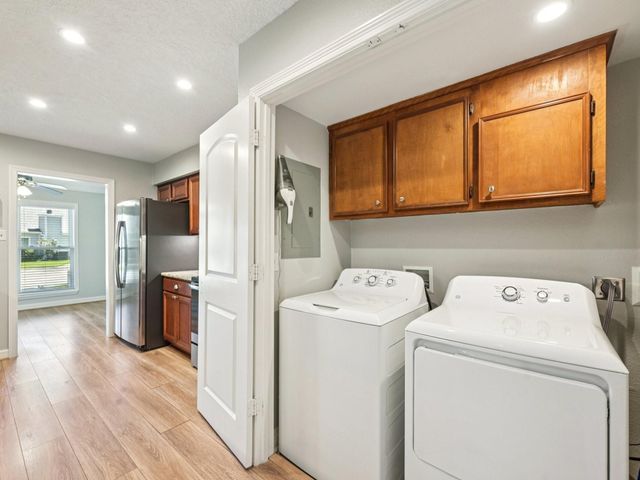 64 Hideaway Drive, Friendswood, TX 77546
