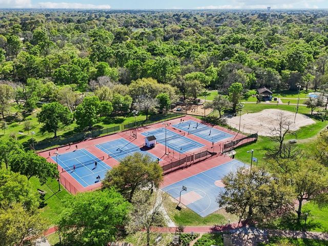 64 Hideaway Drive, Friendswood, TX 77546