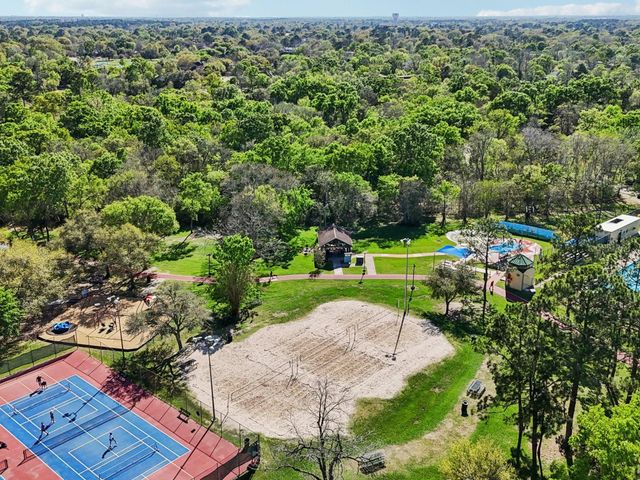 64 Hideaway Drive, Friendswood, TX 77546