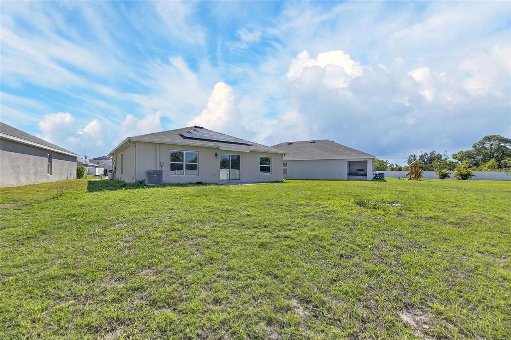 Image 40 of property listing at 1324 OCEAN SPRAY DRIVE, Ruskin, FL 33570