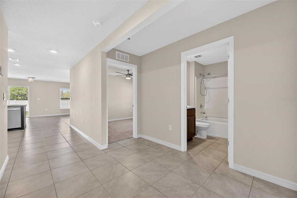 Image 7 of property listing at 1324 OCEAN SPRAY DRIVE, Ruskin, FL 33570