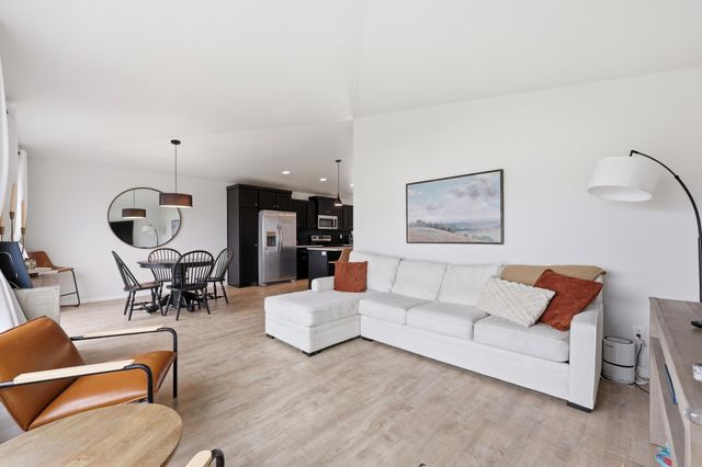 7903 Cottonwood Boulevard, Horace, ND 58047