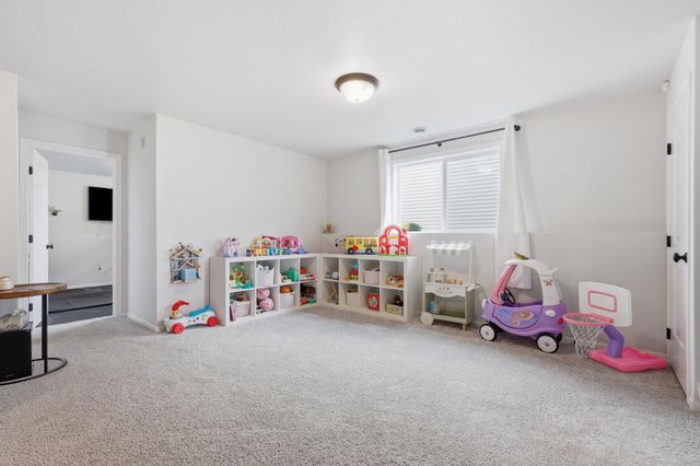 7903 Cottonwood Boulevard, Horace, ND 58047