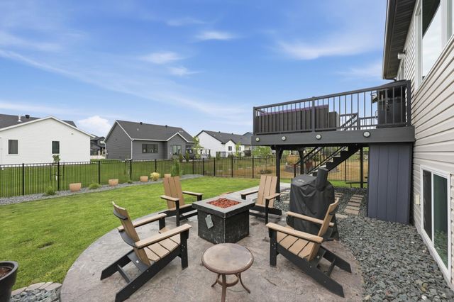7903 Cottonwood Boulevard, Horace, ND 58047