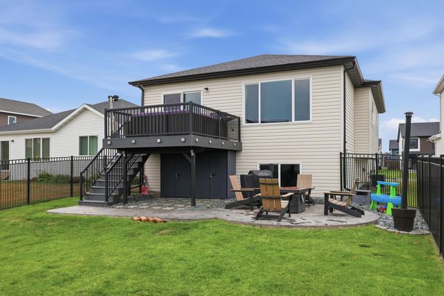 7903 Cottonwood Boulevard, Horace, ND 58047