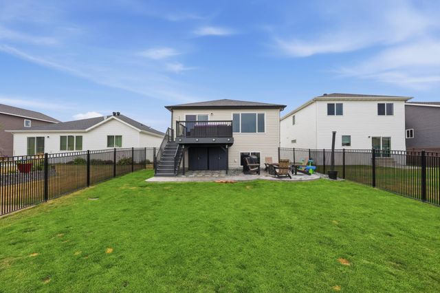 7903 Cottonwood Boulevard, Horace, ND 58047
