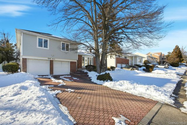 87 Executive Drive, New Hyde Park, NY 11040