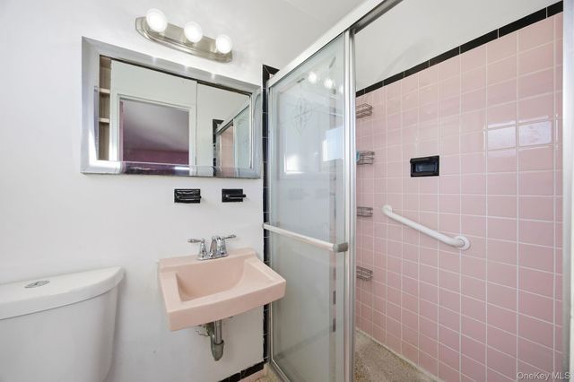 87 Executive Drive, New Hyde Park, NY 11040