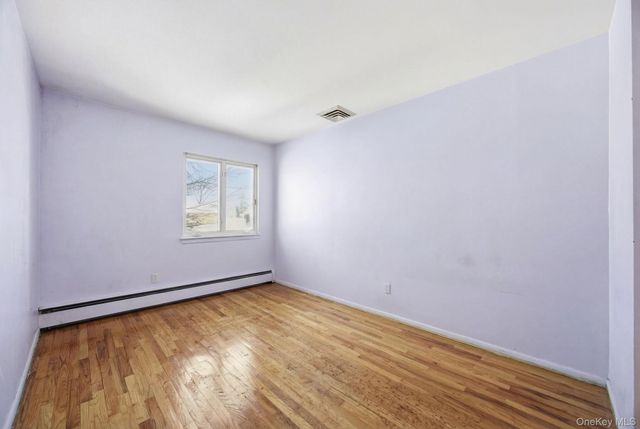 87 Executive Drive, New Hyde Park, NY 11040