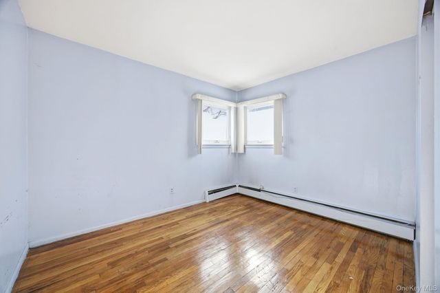 87 Executive Drive, New Hyde Park, NY 11040