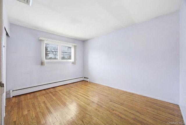 87 Executive Drive, New Hyde Park, NY 11040