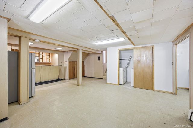 87 Executive Drive, New Hyde Park, NY 11040