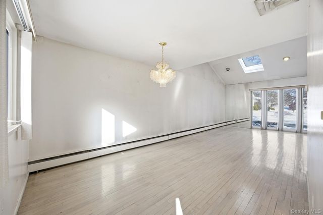 87 Executive Drive, New Hyde Park, NY 11040