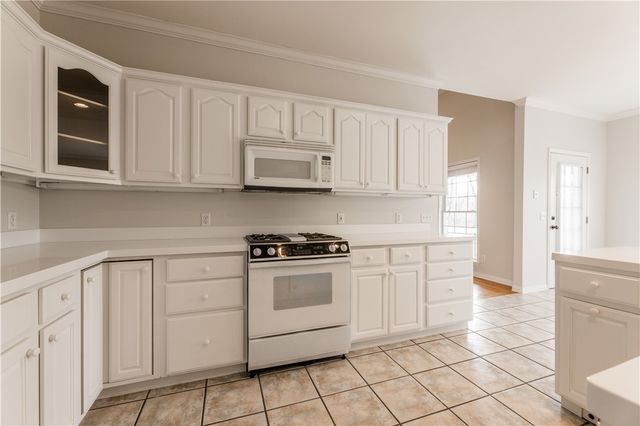 1406 Avery Place, Siloam Springs, AR 72761