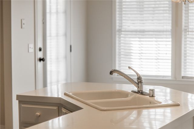 1406 Avery Place, Siloam Springs, AR 72761