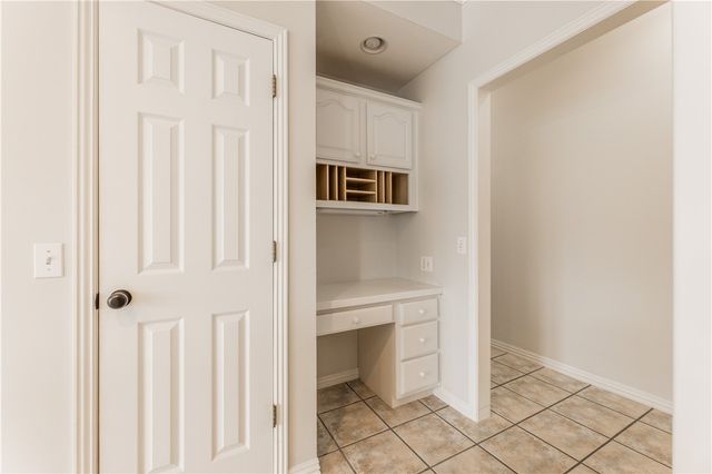 1406 Avery Place, Siloam Springs, AR 72761