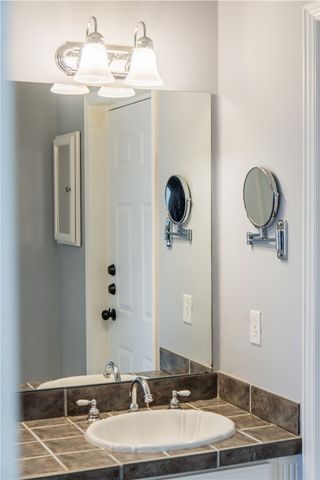 1406 Avery Place, Siloam Springs, AR 72761