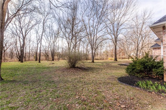 1406 Avery Place, Siloam Springs, AR 72761