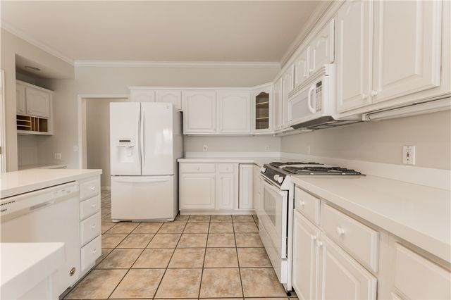 1406 Avery Place, Siloam Springs, AR 72761