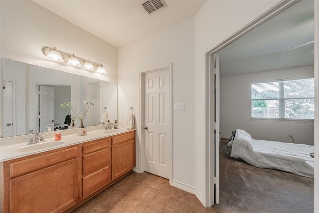 600 Beeman Drive, Arlington, TX 76002