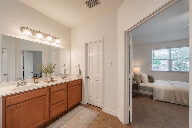 600 Beeman Drive, Arlington, TX 76002
