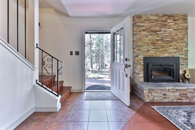 18190 N Meadow Dr, Pioneer, CA 95666