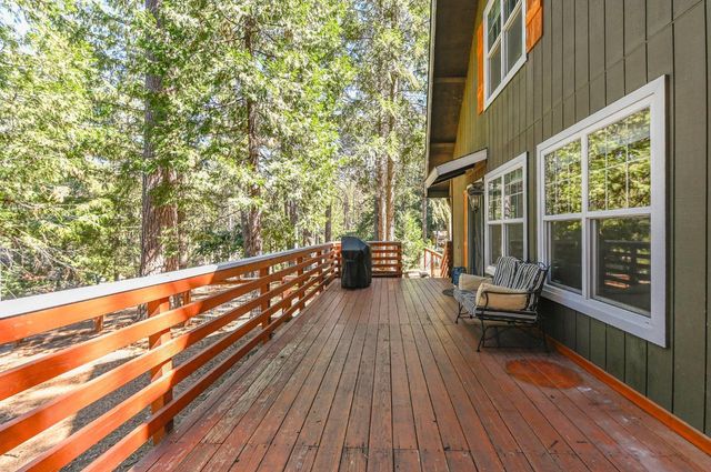 18190 N Meadow Dr, Pioneer, CA 95666