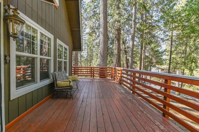 18190 N Meadow Dr, Pioneer, CA 95666