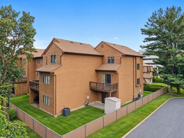 140 Allwood Rd E, Clifton City, NJ 07014