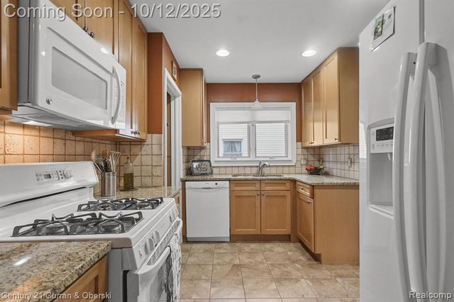 3152 Parker Drive, Royal Oak, MI 48073