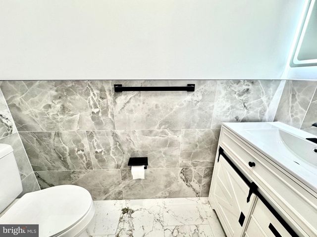 915 CANTRELL ST, Philadelphia, PA 19148